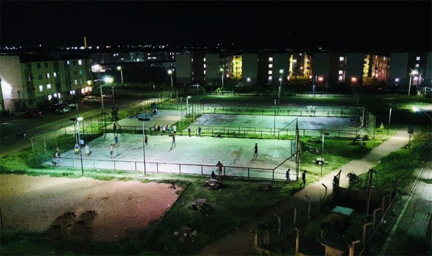 Prefeitura reativa iluminação em complexo esportivo do Condomínio Morar Melhor