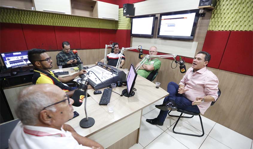 No rádio, Maurão critica mais uma vez a criação de 11 áreas de reserva pelo Governo