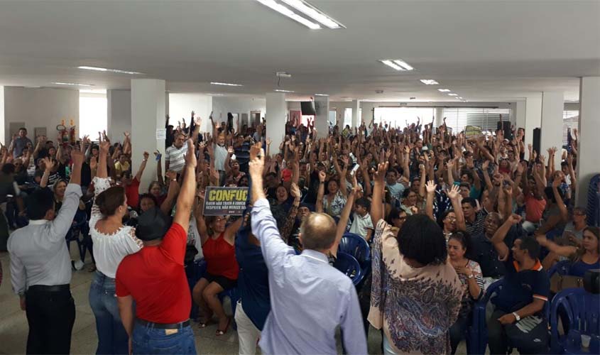 Trabalhadores em educação de Rondônia decidem por unanimidade manter a greve em todo o Estado