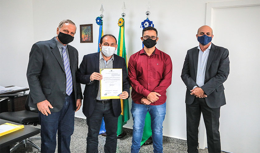 Presidente Laerte Gomes promulga Decreto Legislativo coletivo em defesa dos servidores públicos de Rondônia