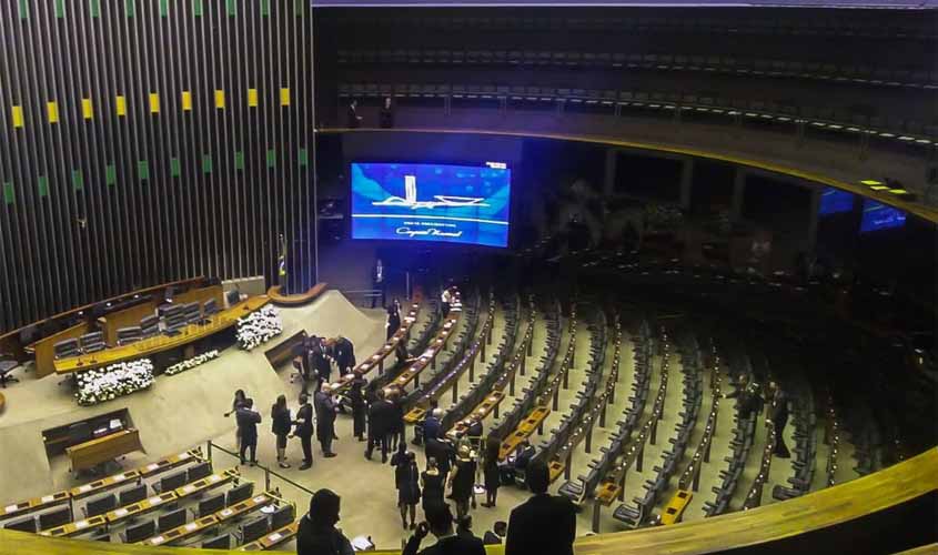 Comandada por Maia, cerimônia de posse de deputados começa na Câmara