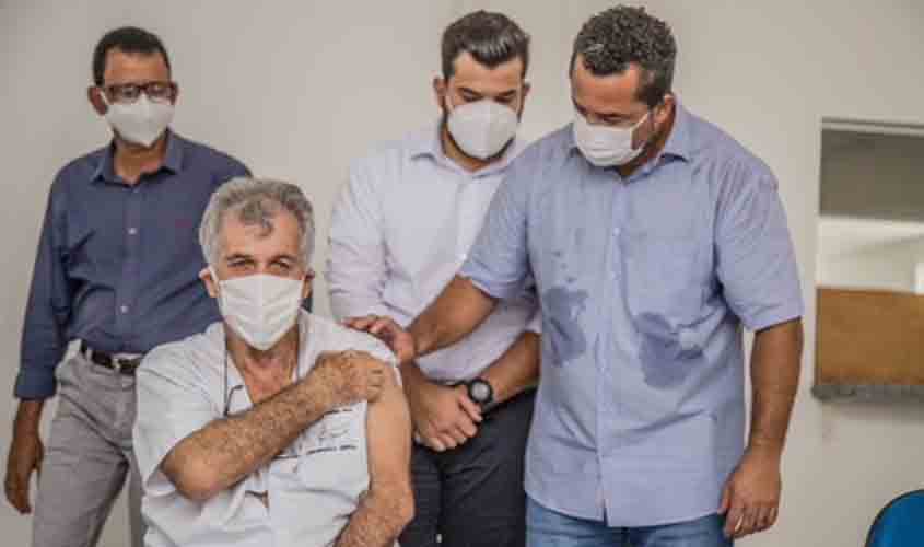 Quase mil profissionais de Saúde já foram vacinados contra a Covid