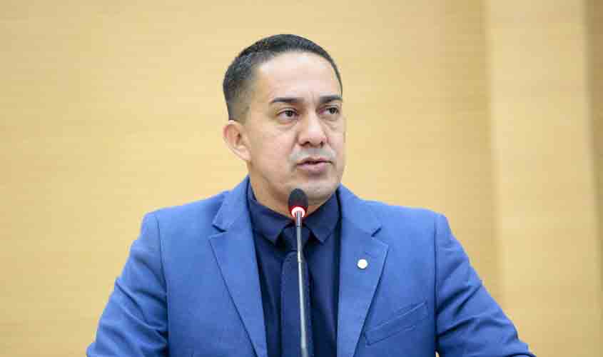 Eyder Brasil indica vacinação para os profissionais da educação e o retorno das aulas presenciais em Rondônia