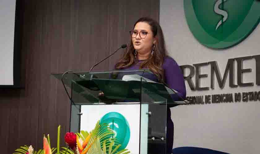Dra. Ana Ellen Queiroz Santiago assume presidência do Cremero