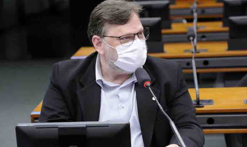 Projeto obriga elaboração de sentença judicial em linguagem coloquial  