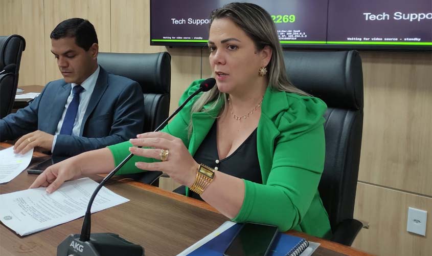 Cláudia de Jesus solicita nomeação de aprovados em concurso da Sesau
