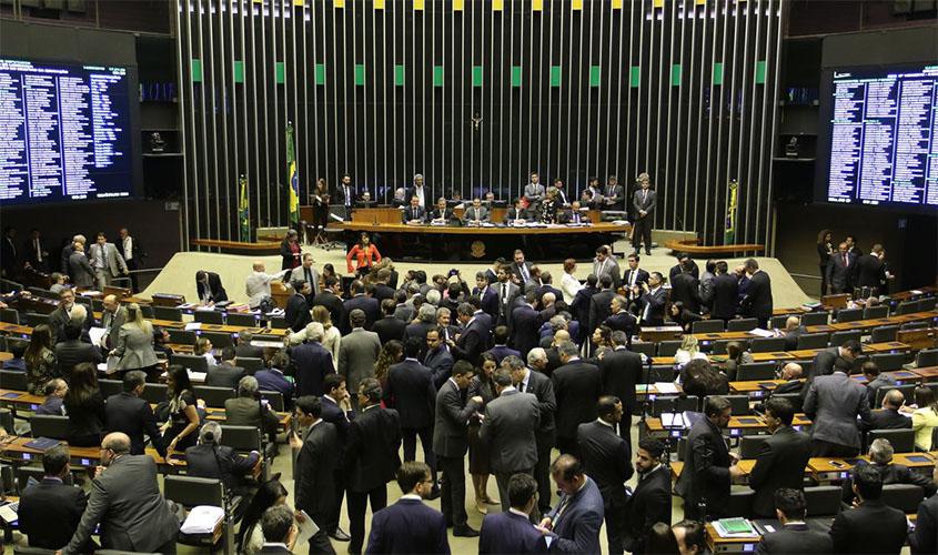 Após recesso, Congresso deve colocar marco do saneamento na pauta