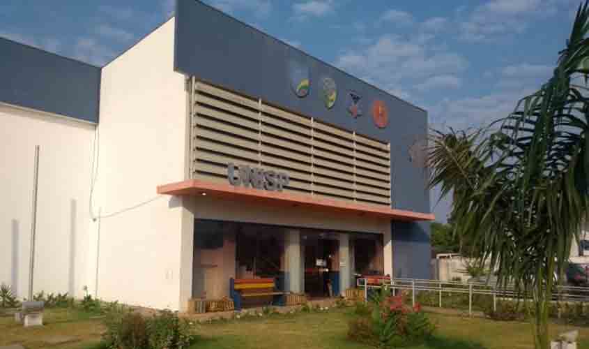 Polícia indicia homem que atirou na cabeça de vizinho por desconfiar que ele havia revelado traição e acabado com seu casamento