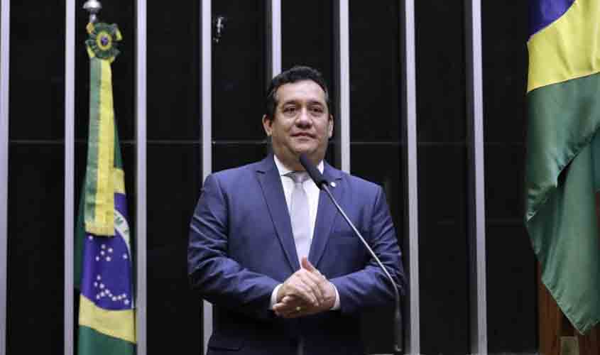 Projeto libera táxi para transporte de passageiros entre municípios