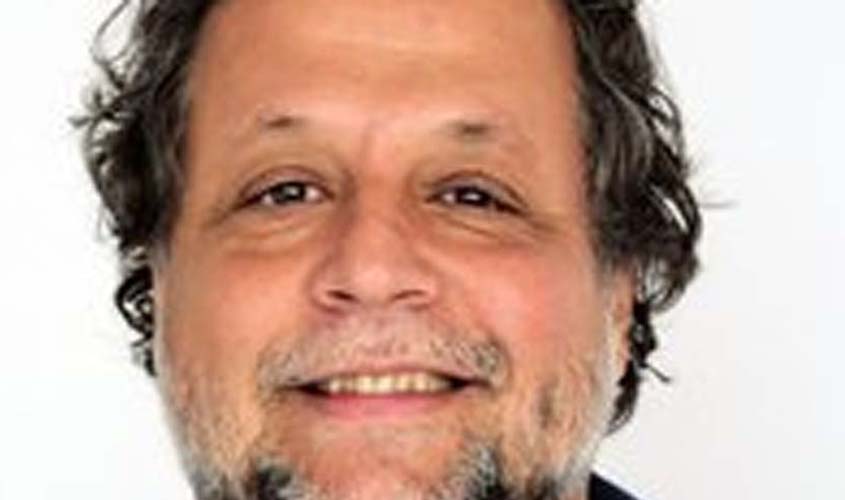 Por que a mídia é conivente com os ataques do império norte-americano à República brasileira