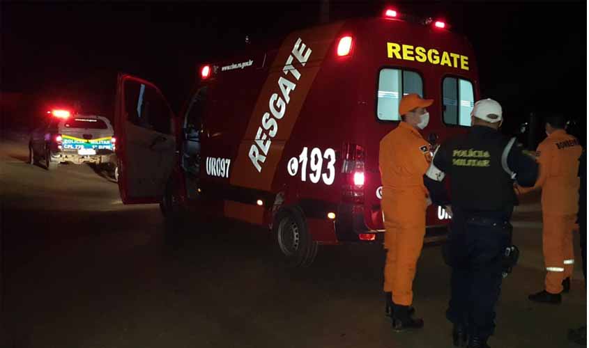 Homem fica com as vísceras expostas após levar facada