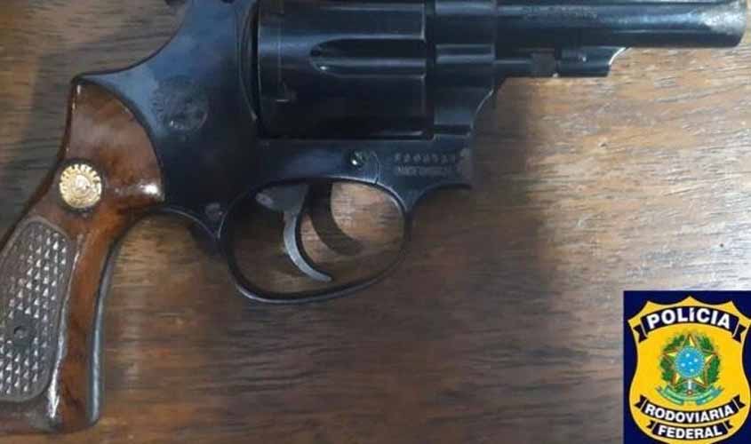 Em Vilhena, PRF apreende arma de fogo ilegal