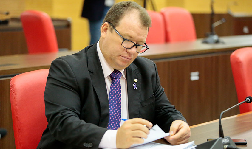 Dr. Neidson defende pagamento de adicional de insalubridade a trabalhadores da saúde que não recebem o benefício