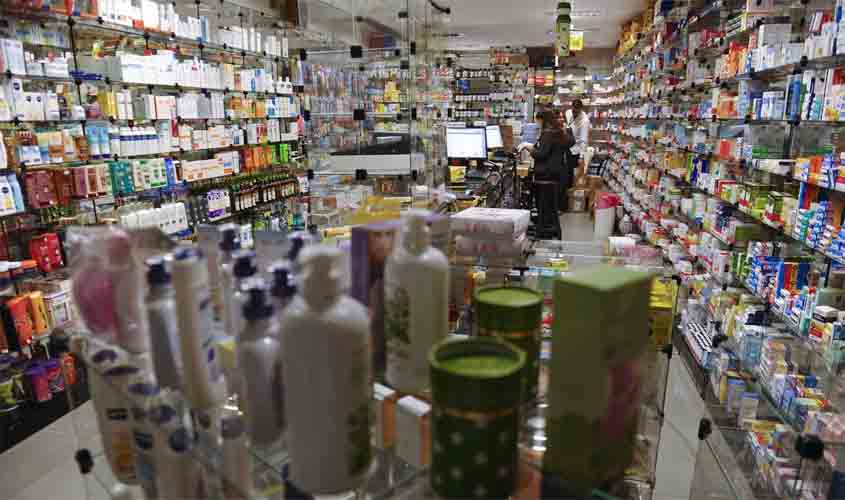 Remédios podem ficar até 10,08% mais caros a partir de hoje