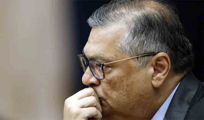 Dino suspende emendas para universidades e fundações de oito estados