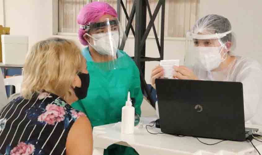 Porto Velho recebe vacina AstraZeneca para continuar imunização de idosos com mais de 60 anos