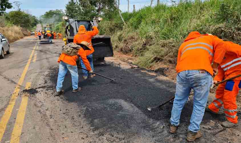 DER inicia manutenção na pavimentação asfáltica da RO-490
