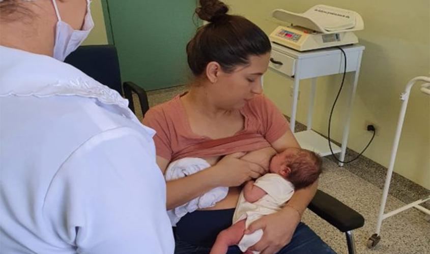 Banco de Leite Santa Ágata orienta mães na amamentação