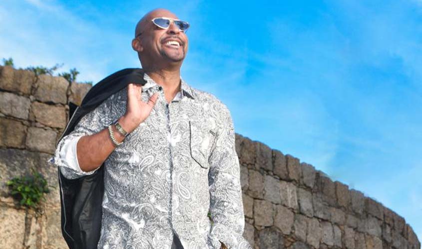 Leandro D'Mennor, do 'Quintal do Zeca Pagodinho', é atração do Mercado Cultural de Pvh