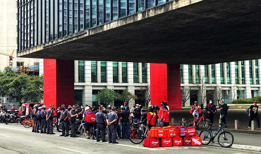 Senadores apoiam greve de entregadores e apresentam projetos pró-reivindicações