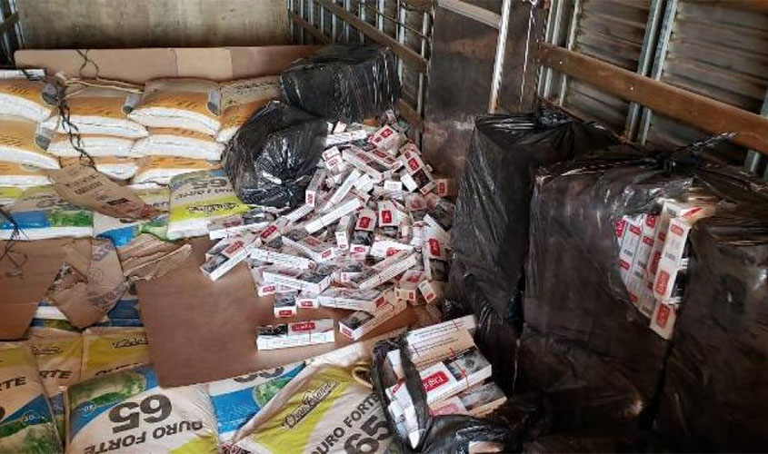 Caminhão com 90 mil maços de cigarros contrabandeados do Paraguai é apreendido pela PRF em rodovia do Cone Sul