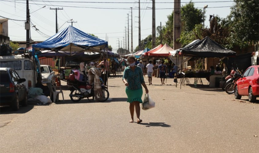 Feiras e mercados municipais continuam servindo à população