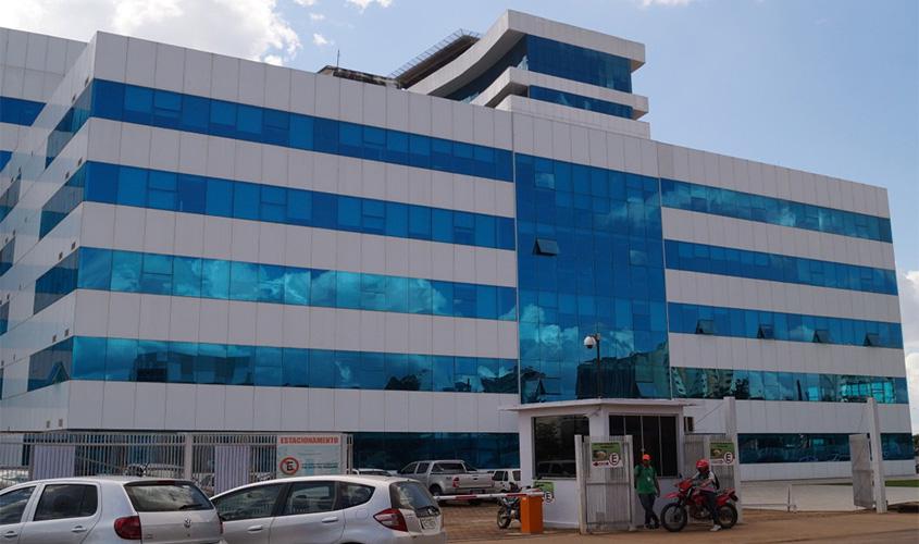 Sesau tenta combater vírus com política. E falha em ambos