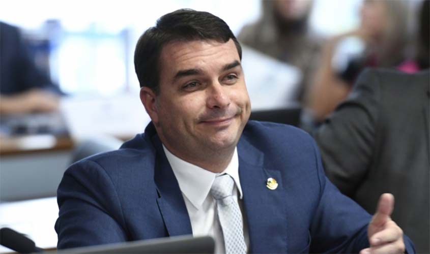 Ministro aplica rito abreviado a ação que questiona foro para investigação contra Flávio Bolsonaro