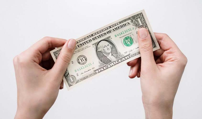 Como o dólar afeta os investimentos?