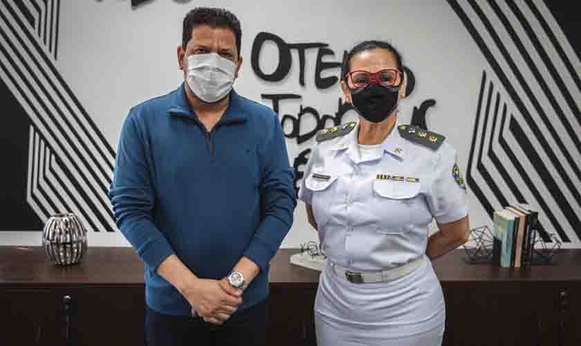 Deputado Jair Montes recebe tenente-coronel para discutir melhorias no núcleo de assistência em saúde da polícia militar em Guajará-mirim