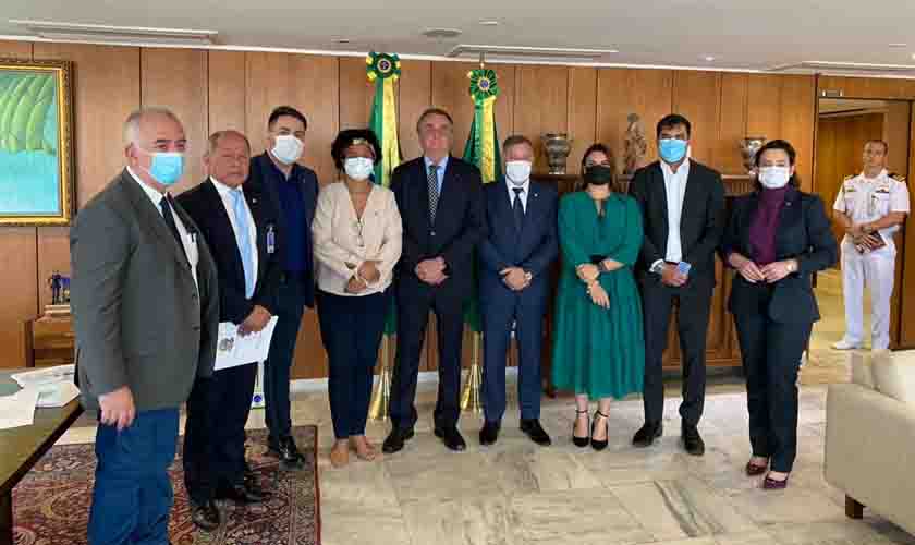 Presidente Bolsonaro se compromete em dar celeridade a transposição dos servidores