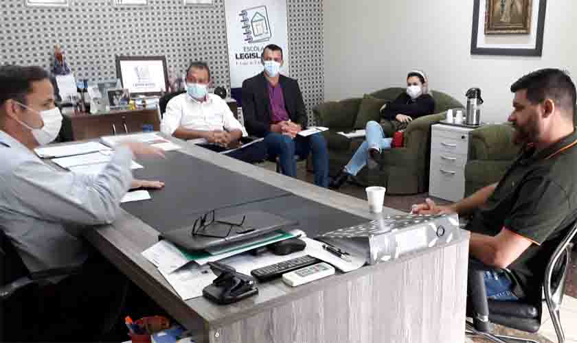 Vereadores de Novo Horizonte visitam a Escola do Legislativo