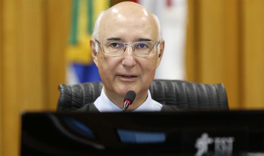 Afastada condenação de supermercado por impedir entrada de empregado após demissão