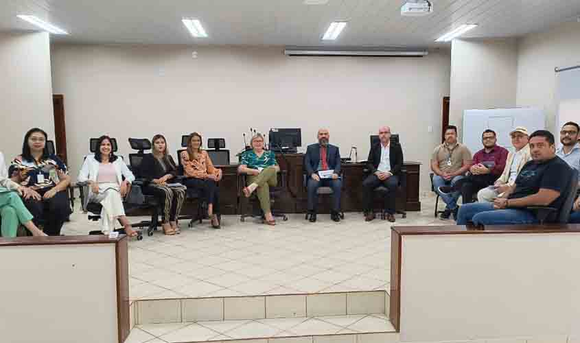 Comarca de Guajará-mirim articula implantação do Serviço de Família Acolhedora