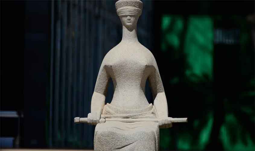 Supersalários no Judiciário crescem 49,3% em 2024, mostra estudo