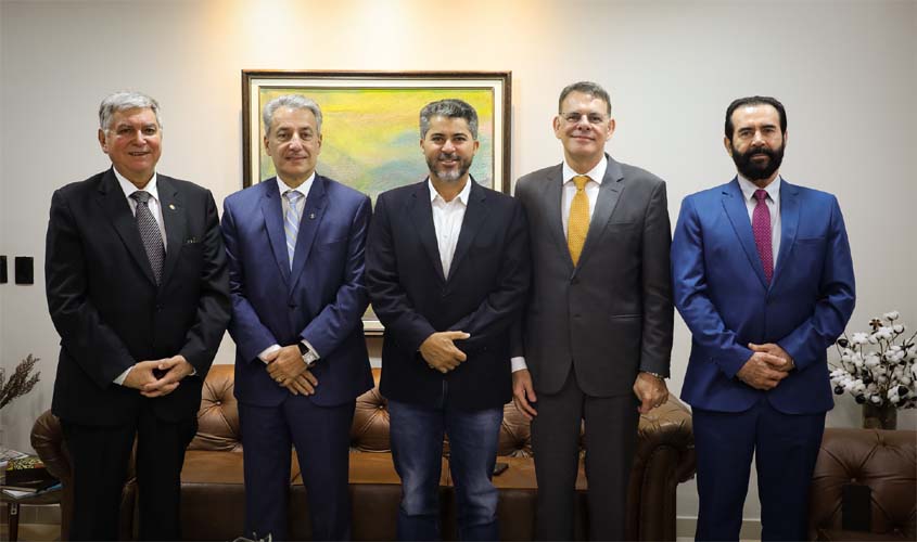 Senador Marcos Rogério visita a presidência do TJRO