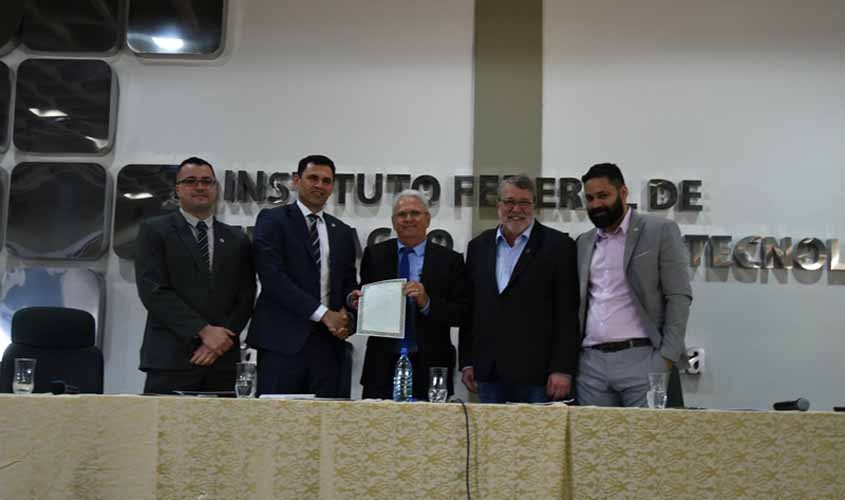 Reitor do IFRO e Diretor do Campus Calama são empossados