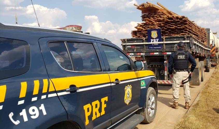 PRF apreende 8 m³ de madeira em Ariquemes