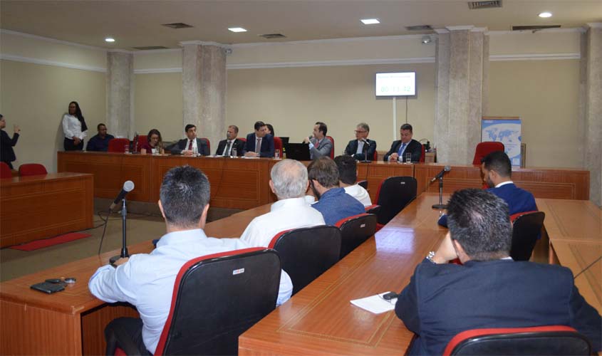 Audiência pública sobre porte de arma para advogados ocorre na OAB/RO