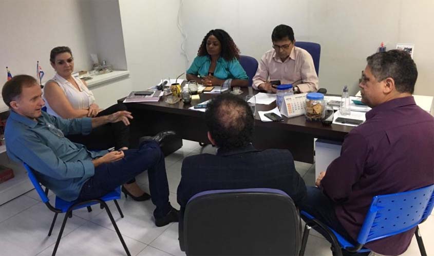 Supervisores e orientadores considerados excedentes têm direito à Gratificação de Efetivo Trabalho