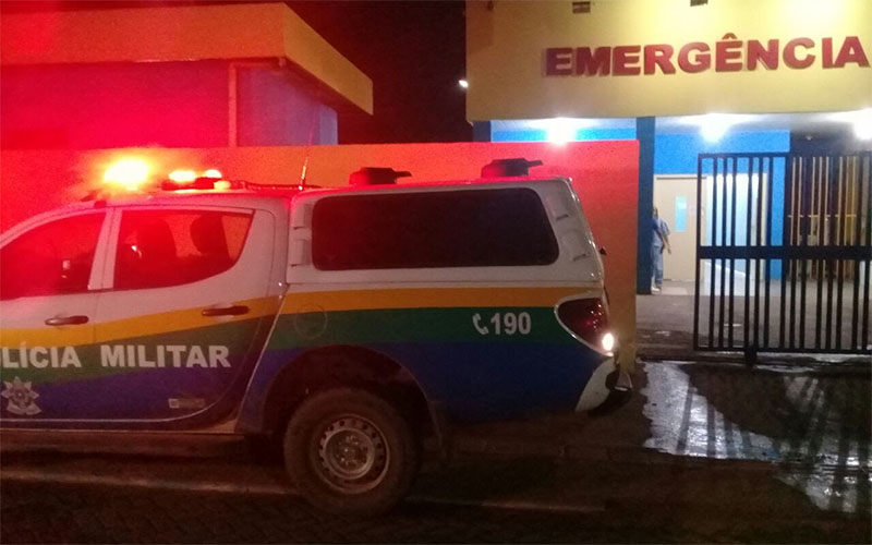 Mulher é esfaqueada pelo ex-marido que diz ter visto mensagens dela com outro no celular