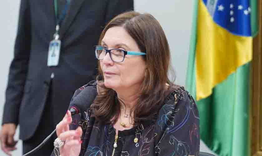 Deputadas bolsonaristas apresentam Projeto de Lei contra a vacinação no Brasil