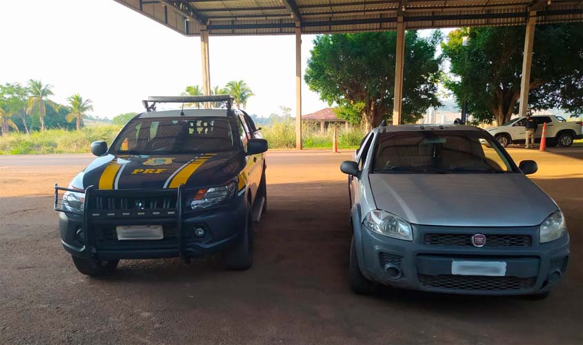 PRF apreende drogas e recupera veículos