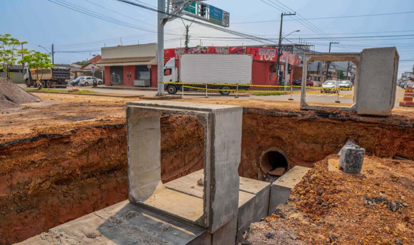Trânsito no cruzamento das avenidas Calama e Guaporé passa por interdição temporária