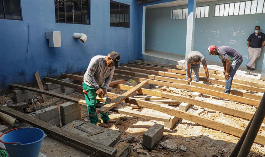 Hospital Municipal passa por obras de drenagem e de paisagismo