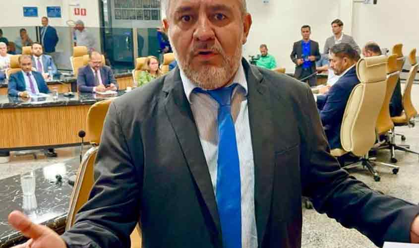 Fogaça pede operação tapa-buracos urgente na Rua Piau, no bairro Lagoinha