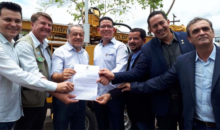 Prefeitura recebe equipamentos agrícolas do Governo do Estado