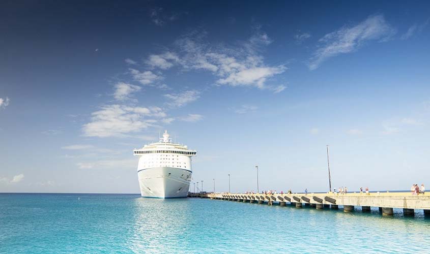 Ministro aumenta indenização para mulher que perdeu parte do dedo em cruzeiro turístico