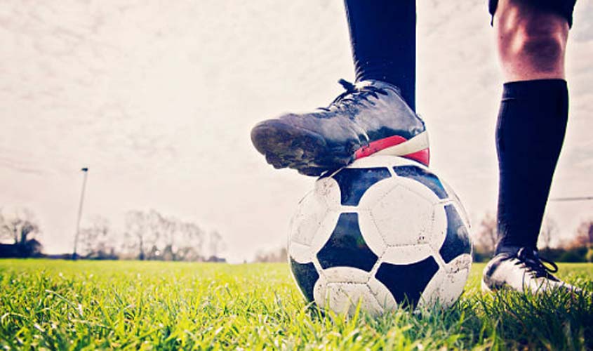 Pagamento mensal descaracteriza natureza indenizatória do direito de imagem de atleta