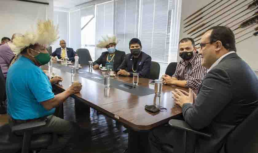 Em reunião, presidente da Funai e indígenas de Rondônia discutem projetos de etnodesenvolvimento